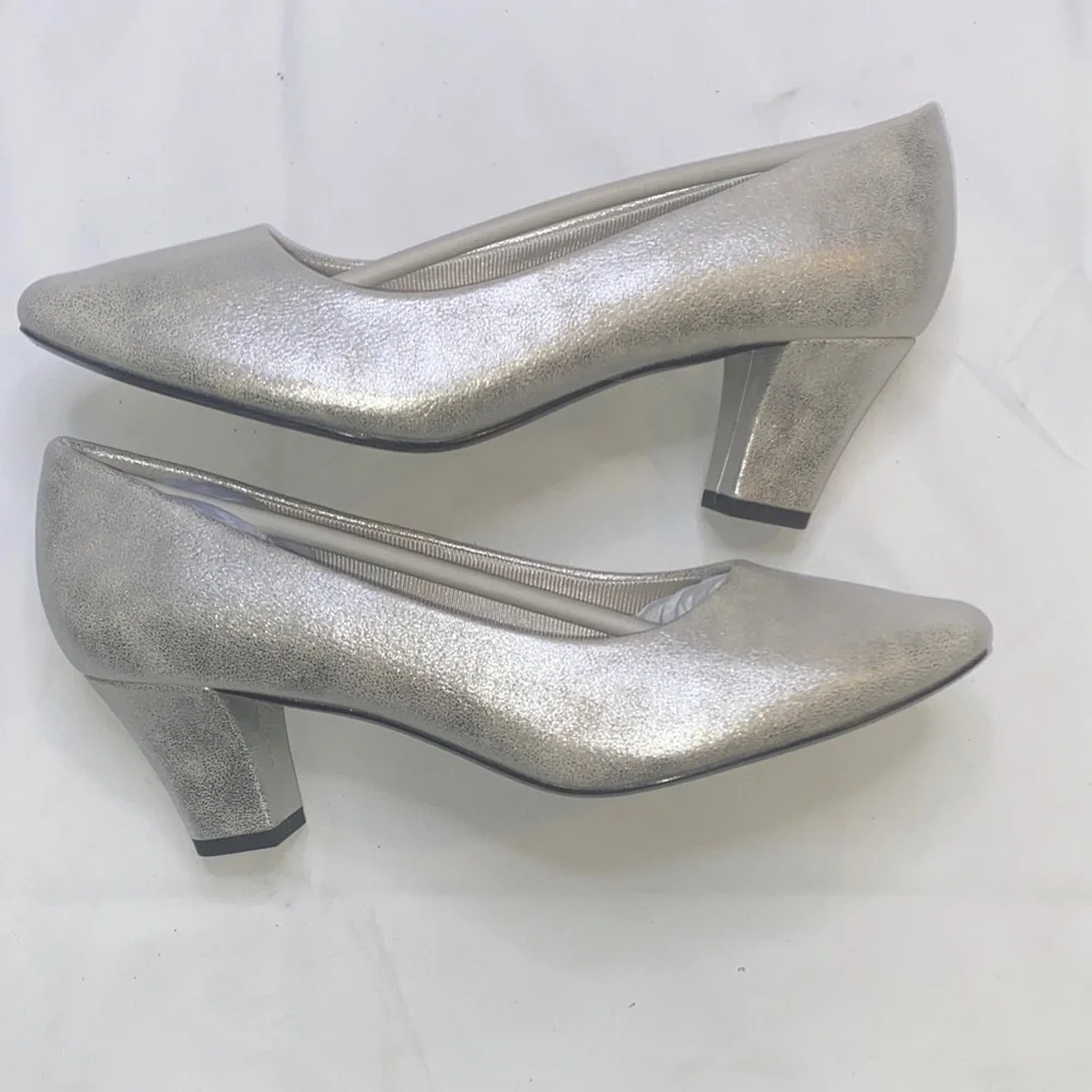 Elegant Easy Street Ballari Womens Round Stiletto Heel‎ Pumps